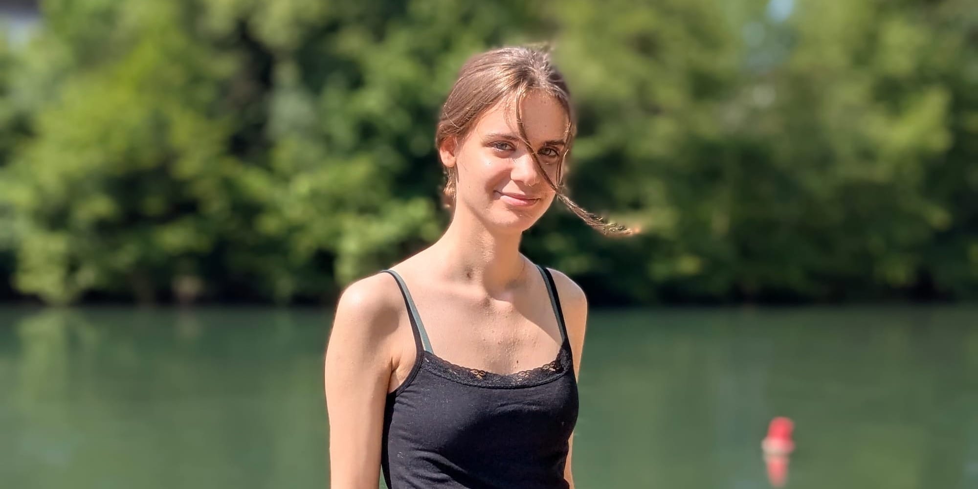 🌸 Some photos in the town of Angoulême.