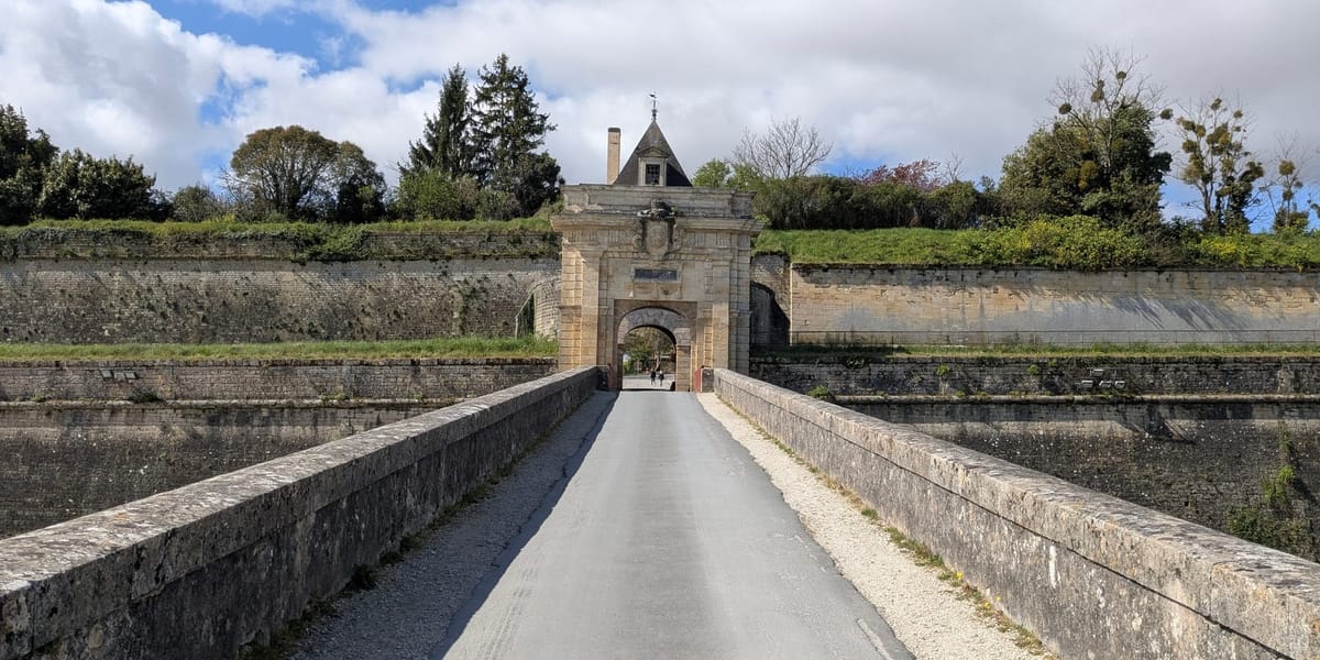 I'm exploring a 340-year-old citadel !